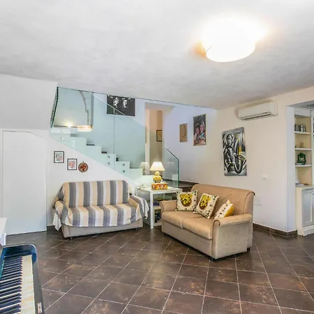 Stunning In With Kitchen *