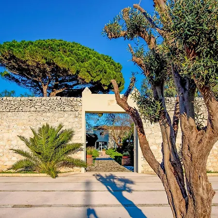 Stunning In With Kitchen בית נופש *